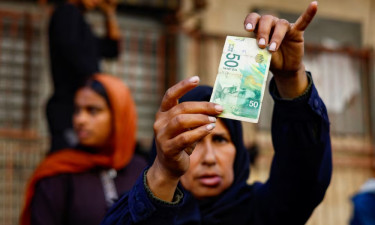গাজায় নগদ টাকার তীব্র সংকটে জনজীবন বিপর্যস্ত