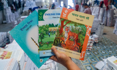 হাতে সময় এক মাস, নতুন বই প্রস্তুতে তোড়জোড় ছাপাখানায়