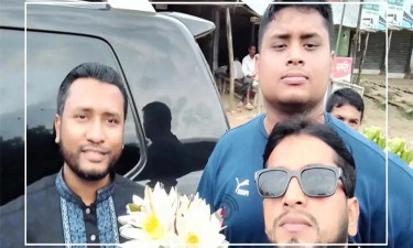 শিশিরভেজা সকালে বাজার পরিদর্শনে হাসনাত, শাপলা ফুলে বরণ