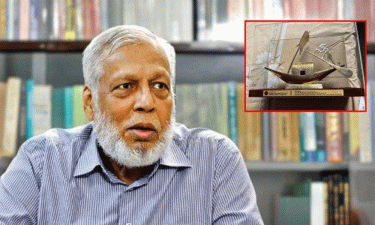 উপহারের নৌকা সরকারি তোষাখানায় জমা দিলেন জ্বালানি উপদেষ্টা