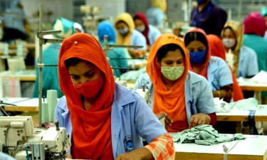 পোশাকের কার্যাদেশ চলে যাচ্ছে অন্য দেশে
