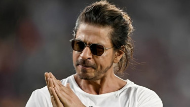 ভক্তদের কাছে ক্ষমা চাইলেন শাহরুখ, নেপথ্যে কী?