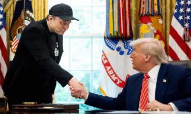 গোপন চুক্তি: ‘গোল্ডেন ডোম’ প্রকল্পে মাস্ককে ২০০ কোটি ডলার দিলেন ট্রাম্প