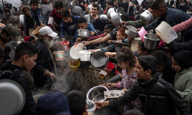 ইসরায়েলি অবরোধে ক্ষুধা-শীতে বিপর্যস্ত গাজার বাসিন্দারা