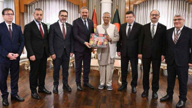 প্রধান উপদেষ্টার সঙ্গে তুর্কি সংসদীয় প্রতিনিধিদলের সাক্ষাৎ