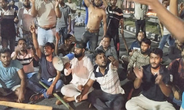 শিবচরে বিএনপির মনোনয়ন বঞ্চিতদের সড়ক অবরোধ ও অগ্নিসংযোগ