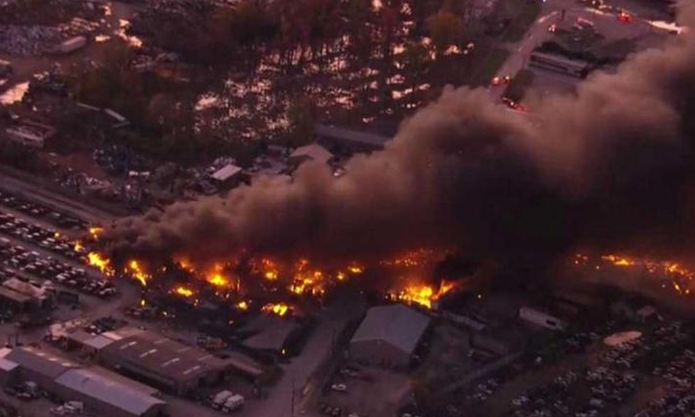 যুক্তরাষ্ট্রে কার্গো বিমান বিধ্বস্ত, নিহত অন্তত ৩