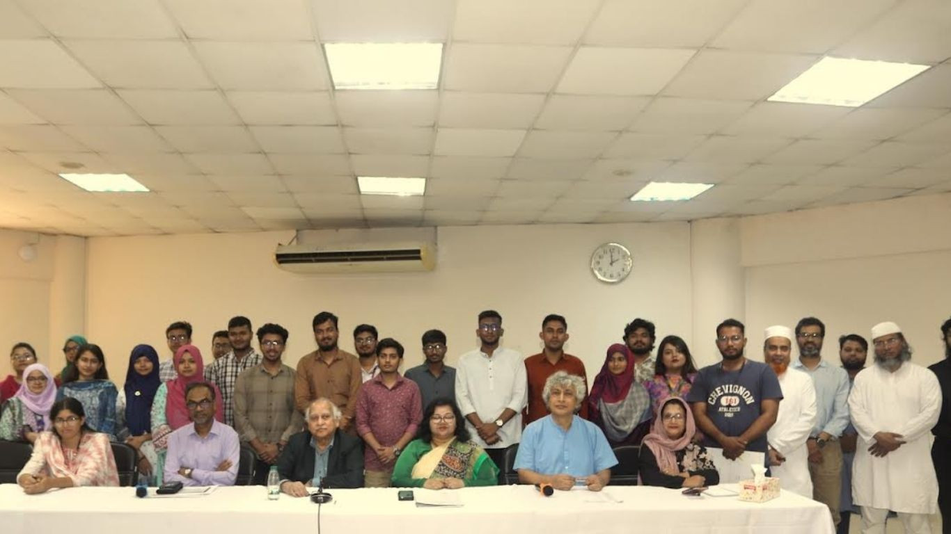 জুলাই আন্দোলনকারীদের সতর্ক থাকার পরামর্শ ইউজিসি চেয়ারম্যানের