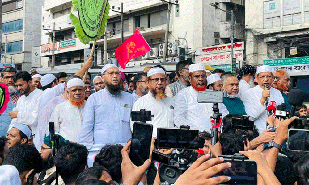 পাঁচ দাবি আদায়ে প্রধান উপদেষ্টাকে স্মারকলিপি দিল জামায়াতসহ ৮ দল