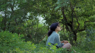 জীবনের প্রতিটি মুহূর্তই উপহার, অনিশ্চয়তার মাঝেই খুঁজে নিন শান্তি