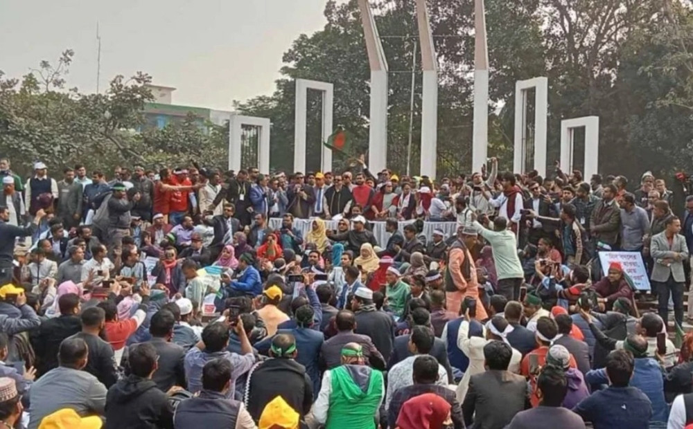 শনিবার থেকে লাগাতার অবস্থান কর্মসূচির ঘোষণা প্রাথমিক শিক্ষকদের