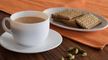 সকালের নাশতায় চা-বিস্কুট, নিজের অজান্তেই ডেকে আনছেন বিপদ!