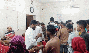 পটুয়াখালীতে বিএনপি ও গণঅধিকার পরিষদের সংঘর্ষ, আহত ২৫