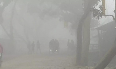 উত্তরে কুয়াশা, বার্তা দিচ্ছে শীতের