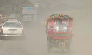 ঢাকার বাতাস আজ ‘খুবই অস্বাস্থ্যকর’