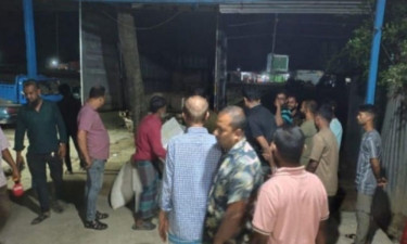 ব্রাহ্মণবাড়িয়ায় কুরিয়ার থেকে কোটি টাকার ভারতীয় শাড়ি জব্দ