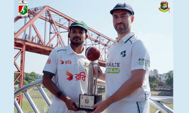 ক্বীনব্রীজে উন্মোচিত বাংলাদেশ–আয়ারল্যান্ড টেস্ট সিরিজের ট্রফি