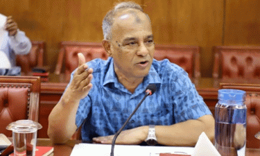 ৫০ শতাংশ সশস্ত্র বাহিনী তুলে নেওয়ার কোনো সিদ্ধান্ত হয়নি: স্বরাষ্ট্র উপদেষ্টা