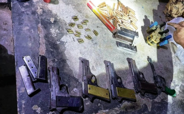 ব্যবসায়ী হাকিম হত্যার রহস্য উন্মোচন: রাউজানে বিপুল অস্ত্র–গুলিসহ ছয়জন গ্রেপ্তার