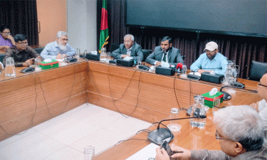 ৭-৮ শতাংশ প্রবাসীকে বাদ দিয়ে অন্তর্ভুক্তিমূলক নির্বাচন কীভাবে হয়, প্রশ্ন ইসির