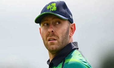 হাঁটুর চোটে ছিটকে গেলেন আইরিশ ওপেনার রস অ্যাডায়ার