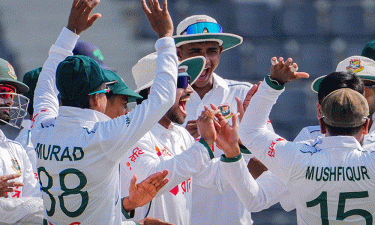 সিলেট টেস্টের প্রথম দিন শেষে এগিয়ে বাংলাদেশ