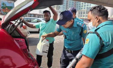 রাজধানীতে নিরাপত্তা জোরদার, মোড়ে মোড়ে গাড়ি তল্লাশি