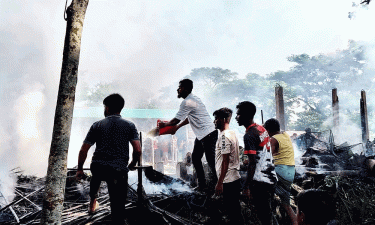 সুনামগঞ্জে দুর্বৃত্তের আগুনে গুদাম ঘর পুড়ে ছাই, ক্ষতি ৫ লাখাধিক টাকা