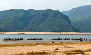সুনামগঞ্জে নদী রক্ষা অভিযানে বাধা ও হামলায় ৩২৪ জনের বিরুদ্ধে মামলা