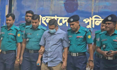 ট্রাইব্যুনালে আনা হয়েছে সাবেক আইজিপি মামুনকে