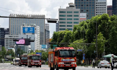 দক্ষিণ কোরিয়ায় খোলা কাঁচাবাজারে ঢুকে পড়ল ট্রাক, আহত ২০