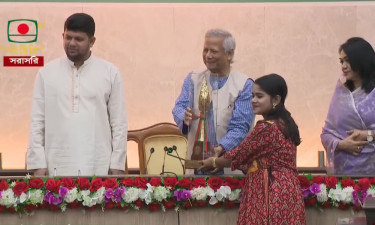 নতুন কুঁড়ির বিজয়ীদের পুরস্কার তুলে দিলেন প্রধান উপদেষ্টা