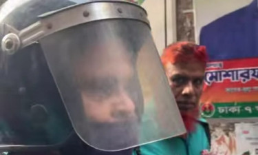 ছাত্রদের যৌন হয়রানির অভিযোগে ঢাবি শিক্ষক আটক