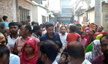 স্ত্রীর গলা কাটা মরদেহের পাশেই পড়ে ছিলেন আহত স্বামী