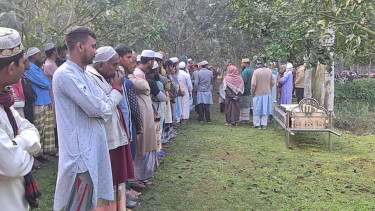 ২৬ টুকরা মরদেহ উদ্ধার: আশরাফুলের দাফন সম্পন্ন