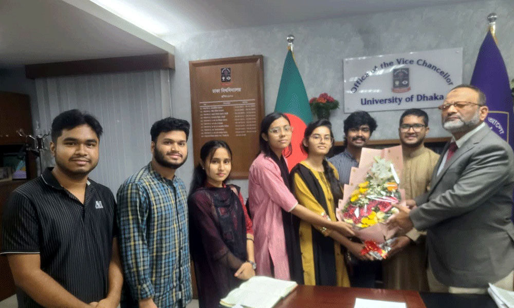 ঢাবি উপাচার্যের সঙ্গে বসুন্ধরা শুভসংঘের নতুন কমিটির সৌজন্য সাক্ষাৎ