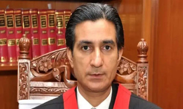 পাকিস্তানে সংবিধান সংশোধন নিয়ে বিতর্ক, আরও এক বিচারপতির পদত্যাগ