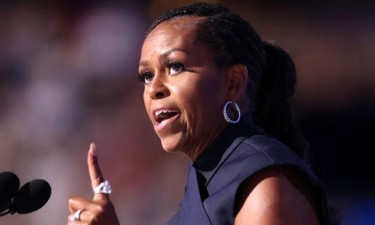 যুক্তরাষ্ট্র এখনো নারী প্রেসিডেন্টের জন্য প্রস্তুত নয়: মিশেল ওবামা