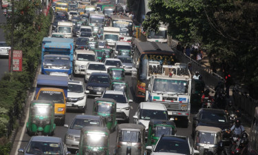 আওয়ামী লীগের ‘লকডাউনে’ সারা দেশে চলবে গণপরিবহন