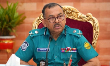 আগুন-ককটেল হামলাকারীদের গুলির নির্দেশ ডিএমপি কমিশনারের